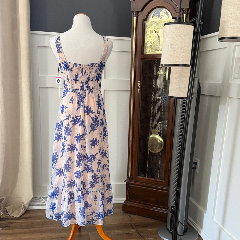 Astr Floral Maxi Dress in Blue and Cream - Picture 4 of 8